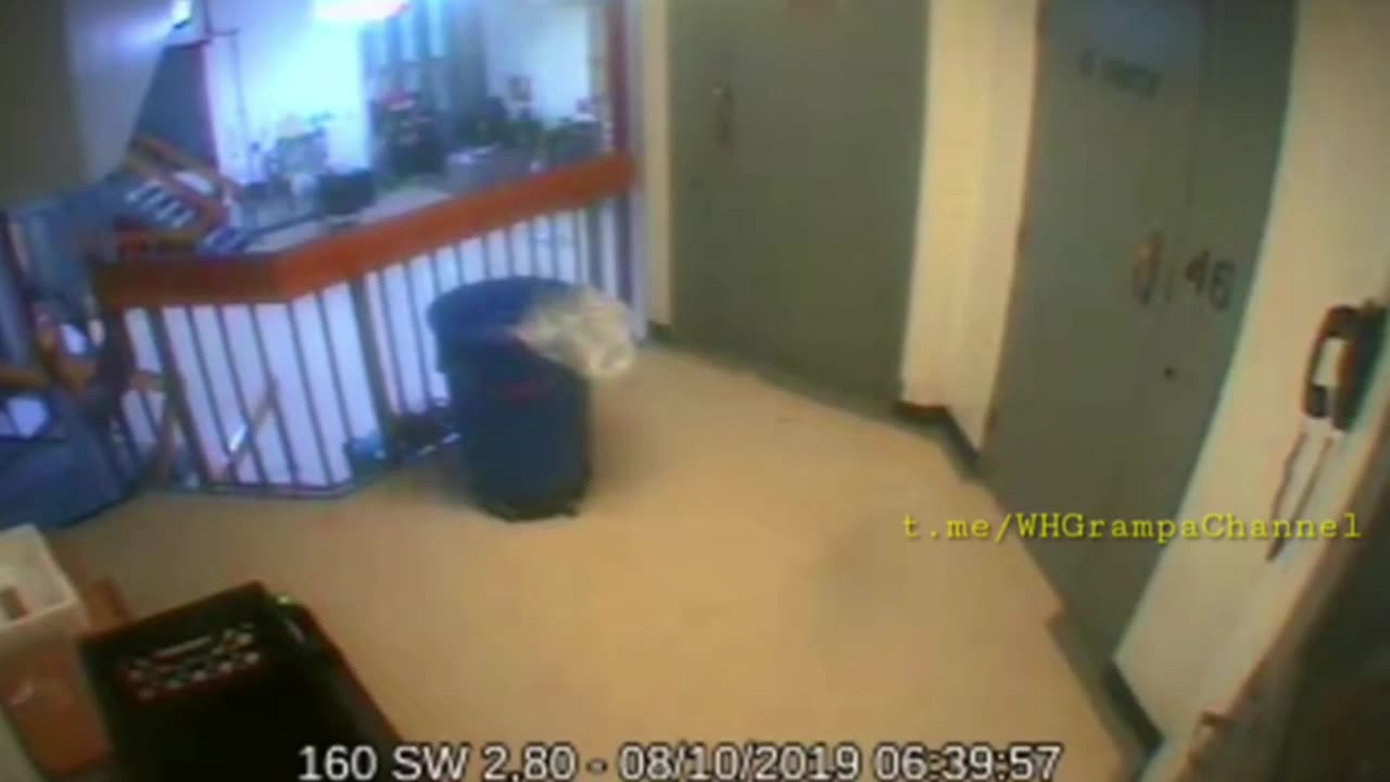 Breaking ⛔️ The missing minutes from Jeffrey Epstein’s prison security tape shows guards approaching his cell at 11:59:39
