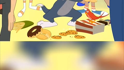 Tom's Hilarious Balloon Adventure!🎈 | #tomandjerry #shorts | @loony_whirl