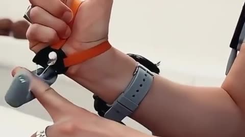 🤖🖐️ The Third Thumb: A Robotic Prosthetic Marvel! | FeedMyCuriosity