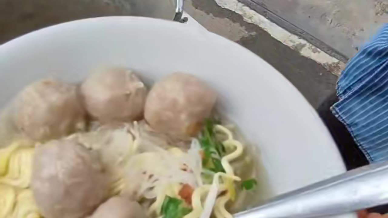 Traditional meatball maker