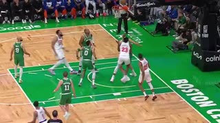 NEW YORK KNICKS - 3️⃣2️⃣ went for 8 points in a minute and a half 🔥