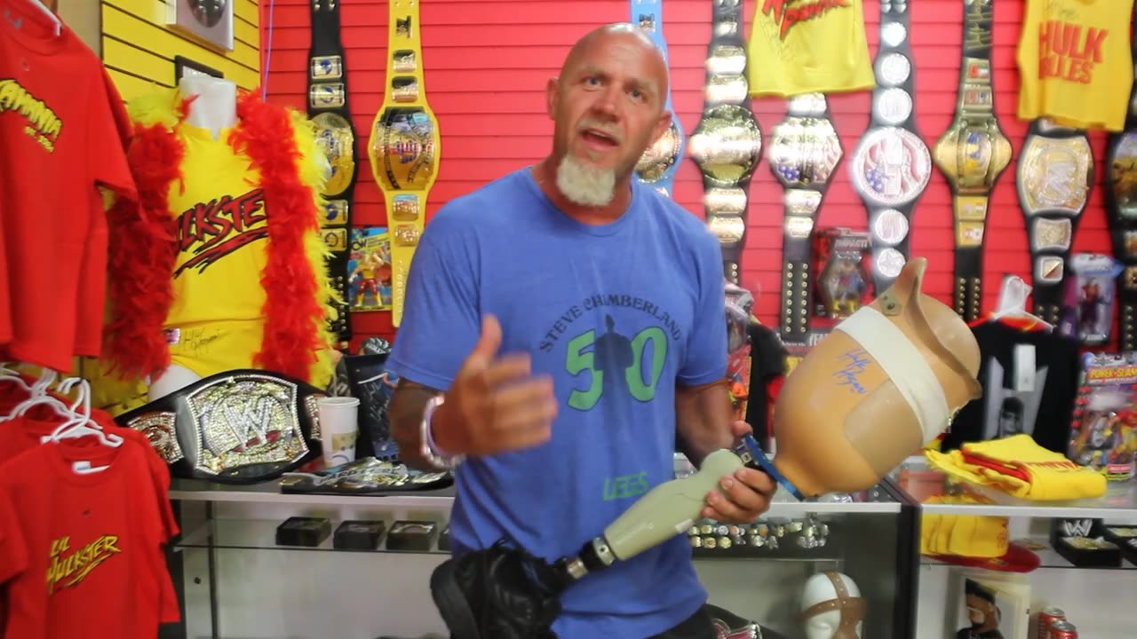 hulk hogan } Steve Chamberlaand / Hogans Beach Shop