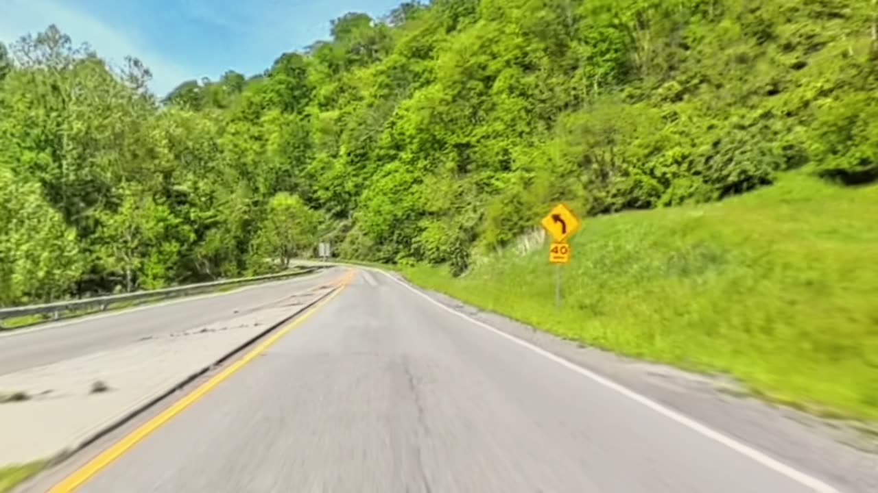 Backroad towards Tazwell, VA, May trip
