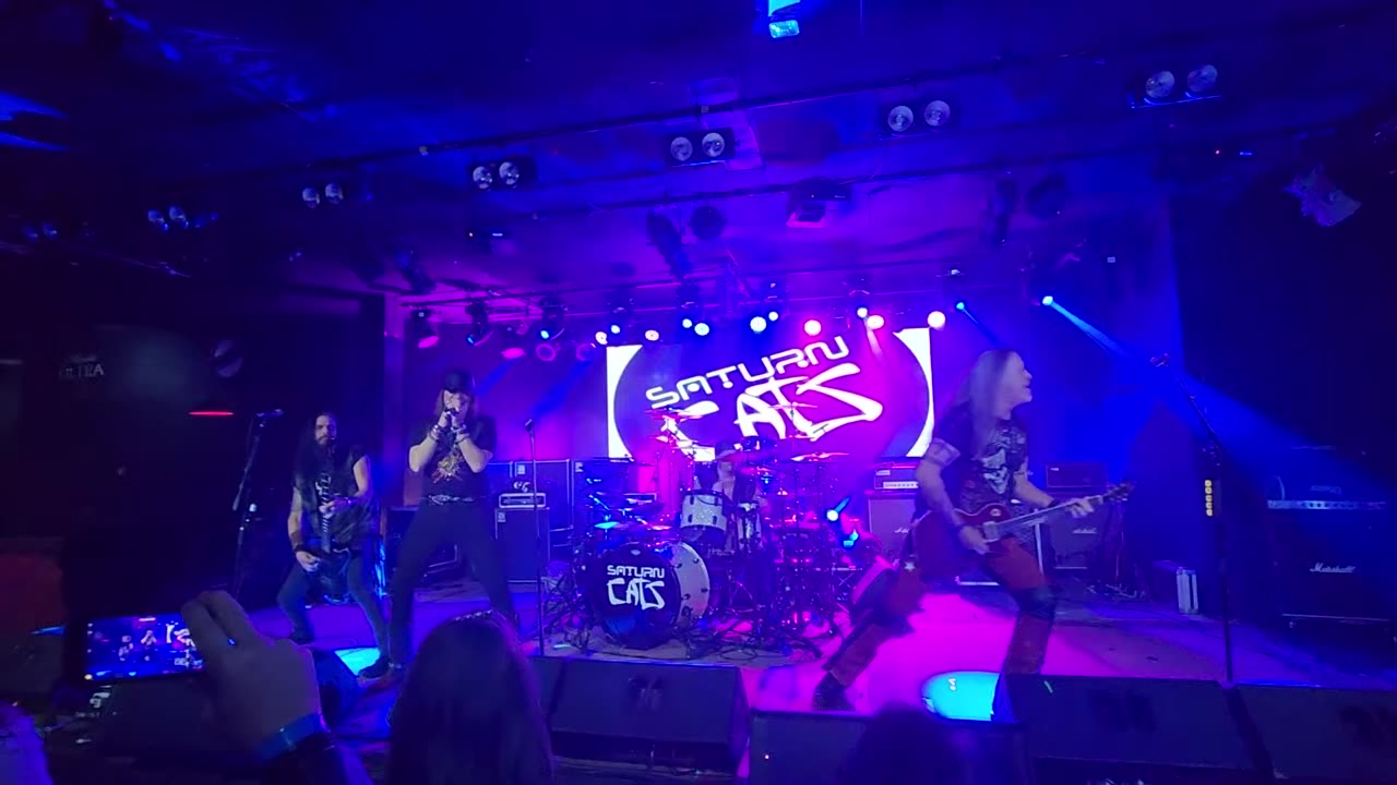Saturn cats ( live)