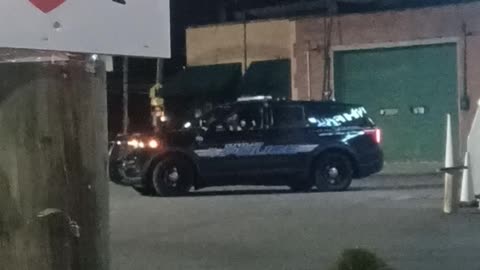 Cleveland Police at Q's Convenient and Drive Thru