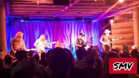 #ShittyMillennialVideos📱📹🎬 Earth 🌍 - Misunderstood ☝️ @ Doug Fir Lounge Portland, OR 06/23/2023