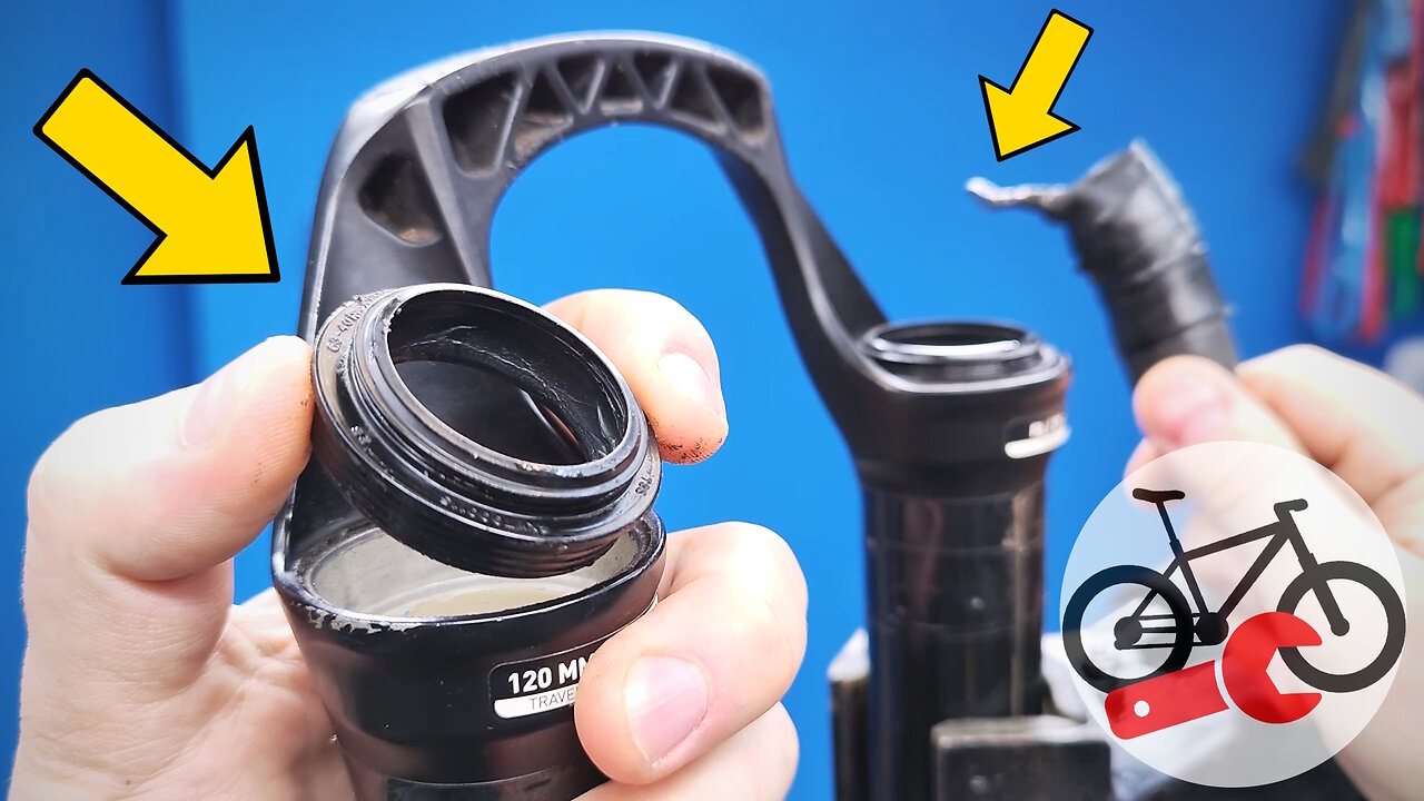 Nice service fork RockShox Reba. Replacing a bicycle fork dust cover