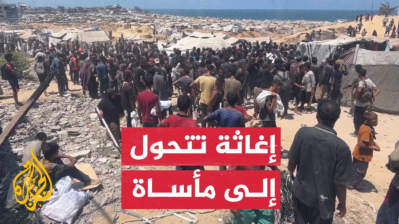 سقوط مساعدات يهدم خيمة ويصيب فلسطينيين بغزة