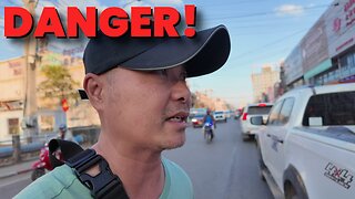 CHAOS! Dangerous Walk in Streets of Laos 😱