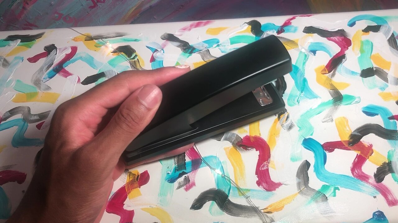 Amazon Basics Stapler STILL WORKING REVIEW
