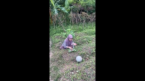 Coba tebak, kita lagi makan apa nih?😋