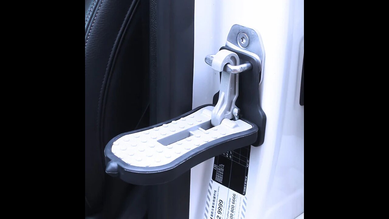 Car Multi-Functional Latch Door Step, with Window Breaker & Compact and Foldable Design