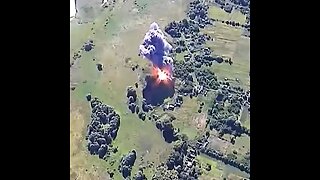 Bombas aéreas rusas destruyen punto de despliegue del enemigo