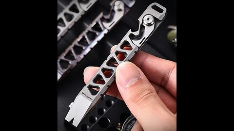 EDC Titanium Alloy Multifunctional Outdoor Crowbar