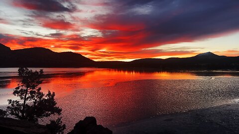 (4K UHD) HIKING HIGHLIGHTS - Winter Sunrise Arriving @ North Shore Fishing Pier @ Haystack Reservoir