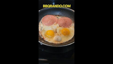 Fried Bologna & Eggs 🥚 😍 for breakfast