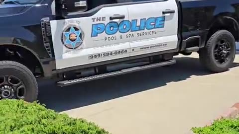 The POOLICE - Hilarious 😆