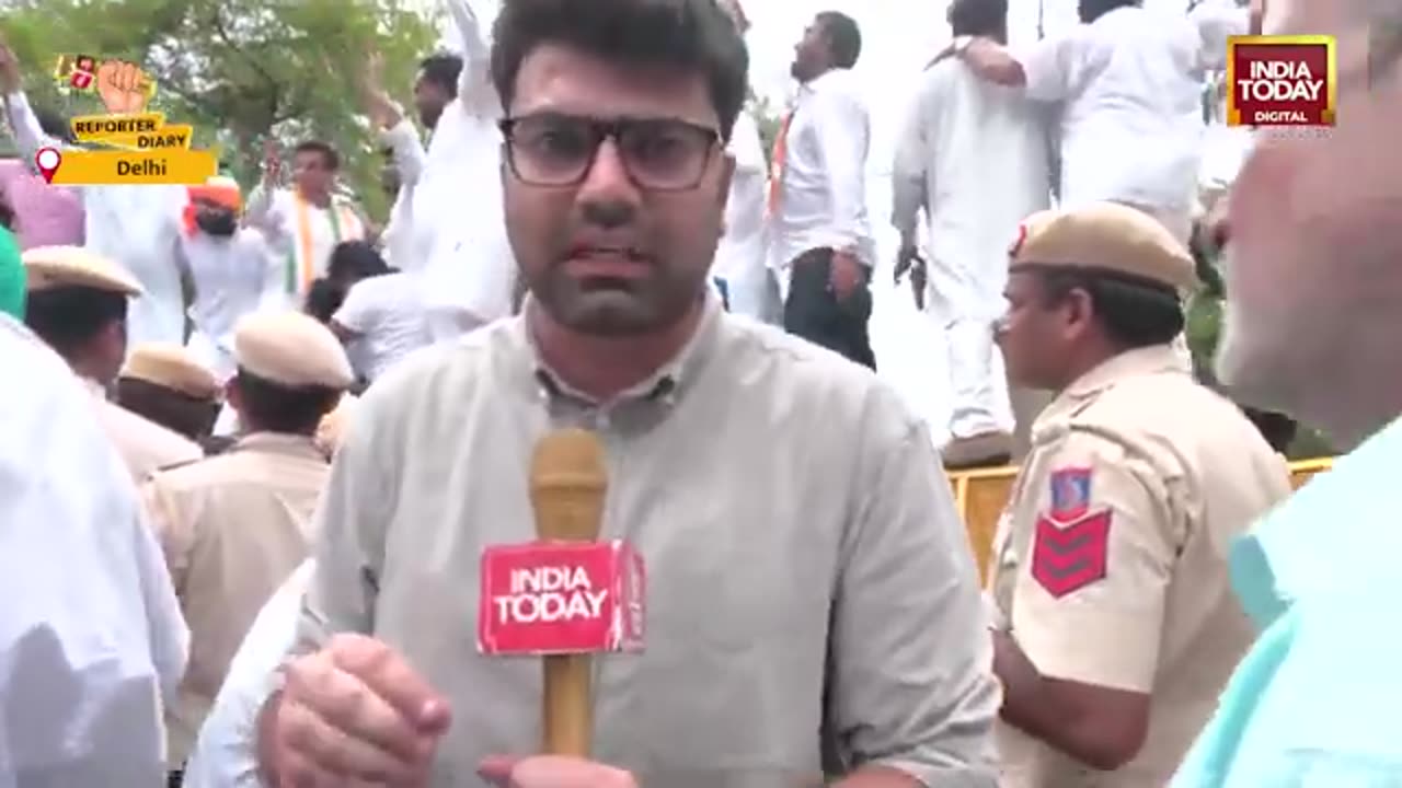 Congress_Protests_JJ_Demolitions,_Clashes_With_Police_Outside_Delhi_Assembly