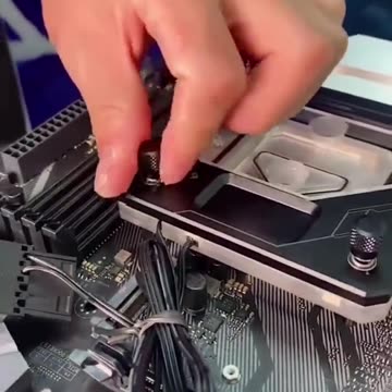 🔥 #PCBuilding #GamingSetup #WhitePC #RGBBuild #GamingPC #techshorts