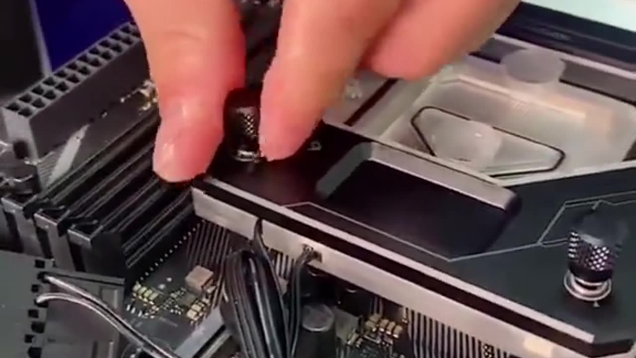 🔥 #PCBuilding #GamingSetup #WhitePC #RGBBuild #GamingPC #techshorts