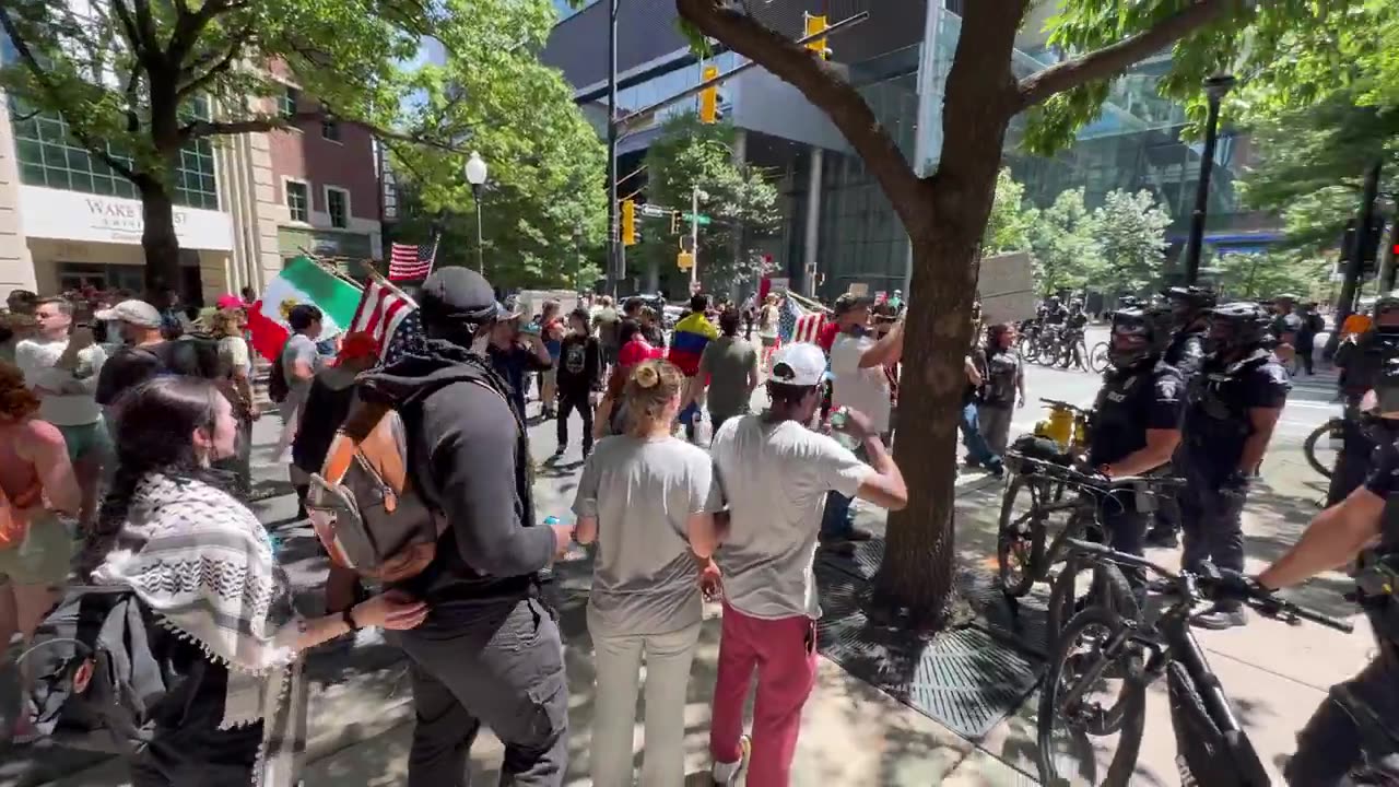 Charlotte, N.C. — A far-left rioter cried and writhed when pepper spray was deployed