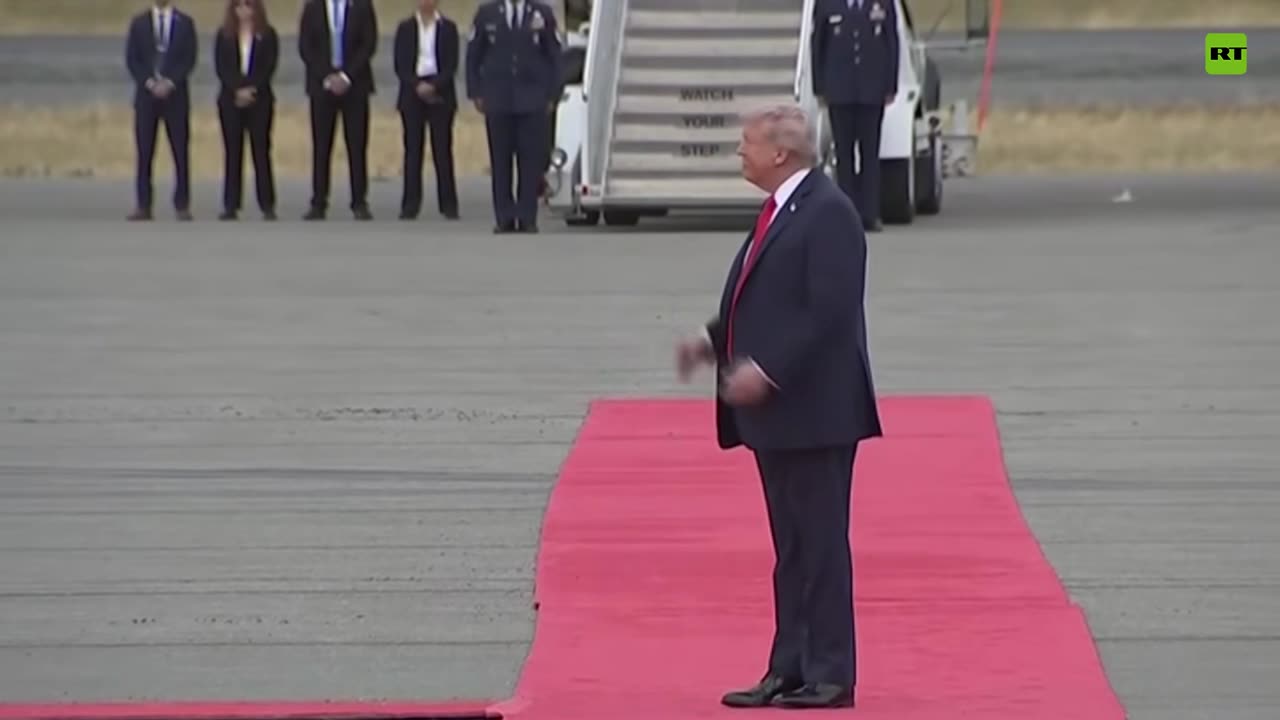 Una sonrisa que revela la emoción de un primer saludo con Putin