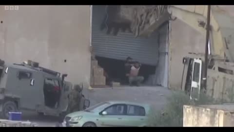 Video show Israeli forces shooting dead Palestinian prisoners in occupied West Bank