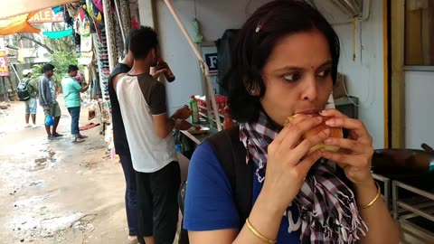 Calangute Street Food- Vada Pav Shops near Beach (July 2018)
