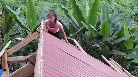 Village hardworking lady making house. #carpenter #villagelife #villagelifestyle