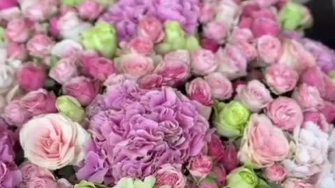 Buy a Luxury Bouquet with Glamour Rose – Fresh & Elegant Blooms