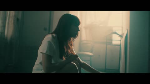 Dead Poet Society - HURT feat. The Warning