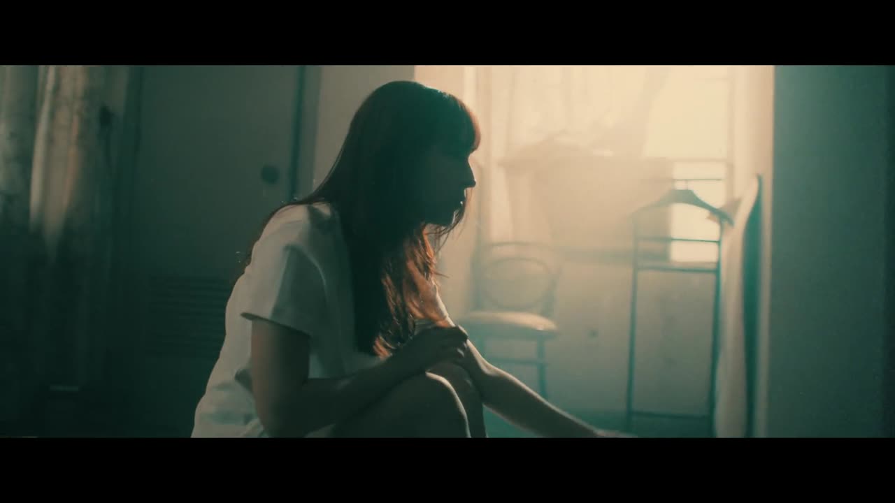 Dead Poet Society - HURT feat. The Warning