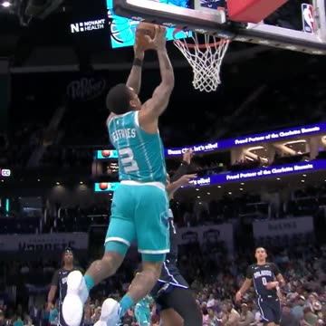 NBA - PUT THIS ON A PLATTER 👌LaMelo tossed up the 3/4 court lob to DaQuan Jeffries!