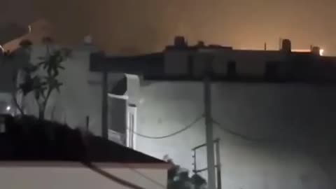 🇮🇳 Explosions and missiles flying in Amritsar, Indian Punjab.