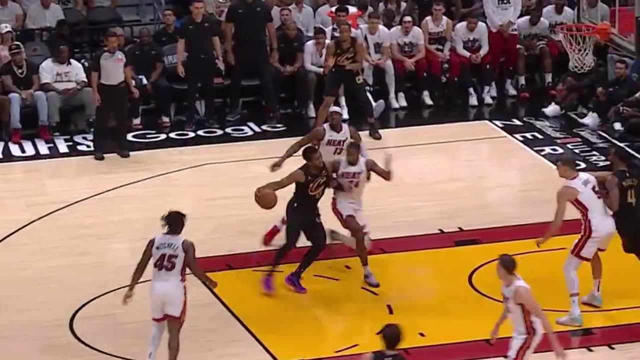 NBA - 5 seconds on the shot clock? NO PROBLEM FOR DONOVAN 🔥