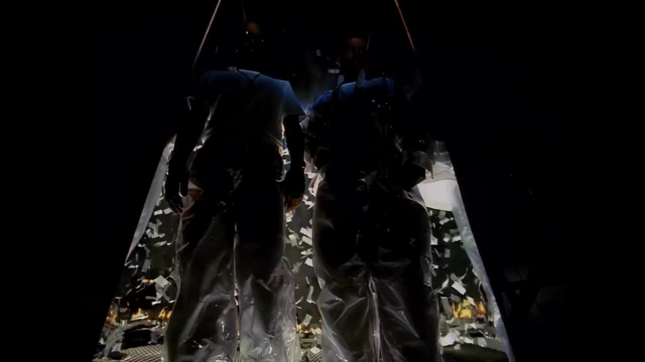 The Notorious B.I.G. - Mo Money Mo Problems (Official Music Video) [4K]