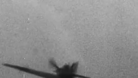 Hawker Hurricane landing gear drops under fire from a Messerschmitt Bf 109 #guncamera