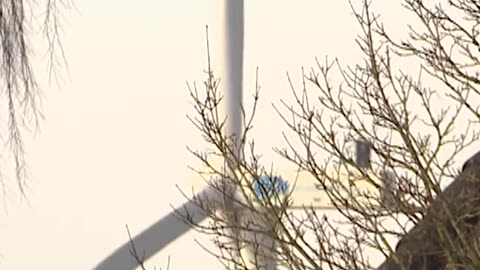 KLACHTEN VAN OMWONENDEN OVER LAAGFREQUENTE GELUIDEN VAN WINDMOLENS (WINDTURBINES)