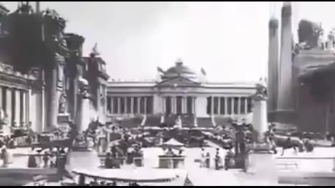 At one of these worlds fairs they produced a building capable of housing 2000 guest in just 50 days