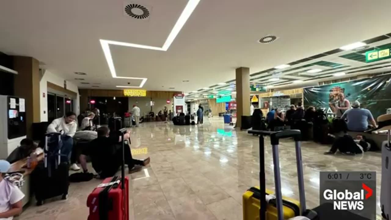 Canadians stuck for 3 days trying to get home from Mexico: "This is ridiculous"