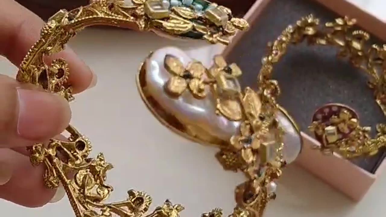 Handmade turkish work with morther of pearl bangle