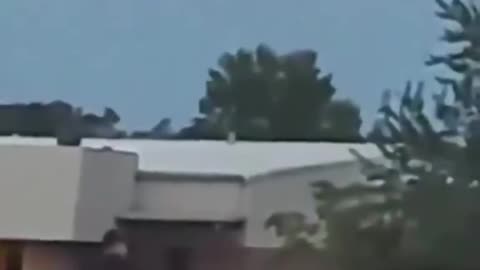🛸 UFO Flying Saucer Stops Traffic in New Jersey – Was It Really Just a Blimp? 👀🚗