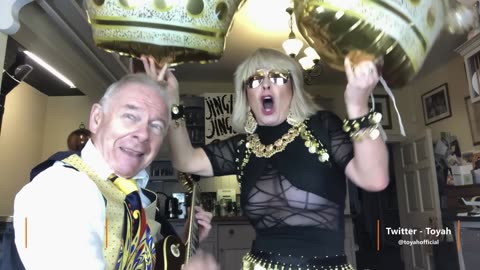 20231218 Toyah & Robert's Sunday Lunch - Jingle Bell Rock [N0_aGD5wJJc]