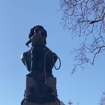 Odessa’s Pushkin Monument Targeted: 'Wanted Bulldozer' Sign Sparks Verbal Clash