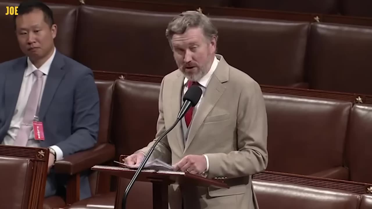 Massie turns on Trump over Venezuela