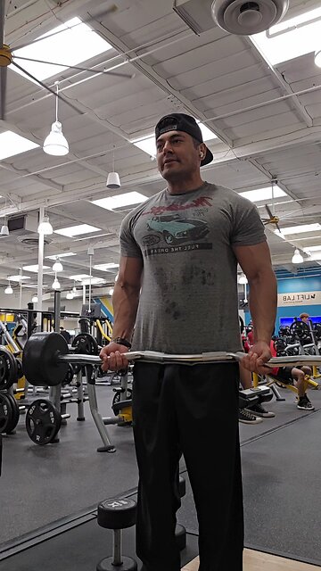 #barbell #barbellcurl #planetfitness #lafitness #chuzefitness #preworkout