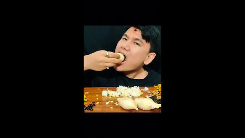 Eating Yomari Mukbang