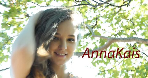 Anna Kais Yellow