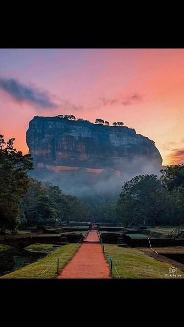 Explore Sigiriya: The Lion Rock Fortress