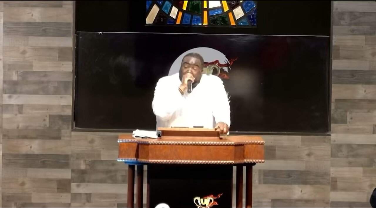 The one and only pastor @1michaellampkin 🎤💫🎶🎵🔥🔥 churchy run